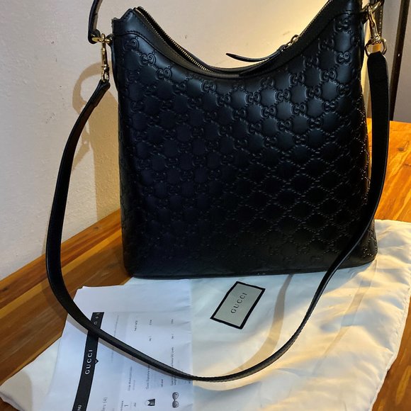 GUCCI SIGNATURE HOBO - Picture 3 of 4